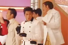 郑伊健和李克勤唱难兄难弟主题曲，罗嘉良默默在后面伴舞视频封面