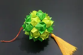 教你几步就会折纸樱花球，美丽又浪漫，只要几张纸就可以完成！