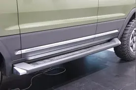 军工造出四驱柴油！12万就有小书包，带大梁杆，内饰如飞机座舱！