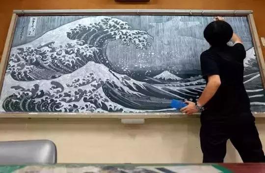 一根根小小的粉笔,也能画出大大的奇迹,看完艺术家的画我信了