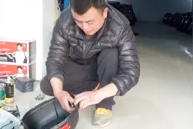 电动车后备箱钥匙丢了，怎么才能不损坏后备箱的情况下，改换锁？