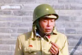 侵华日军帽子后面三片布有啥用？除了防晒，还有一项用途笑死人视频封面