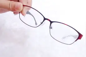 眼镜液原来可以这样制作，在家自制一瓶，眼镜擦得干干净净