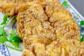 厨师长分享蒜香炸鸡排的家常做法，讲解清晰，看一次就能学会