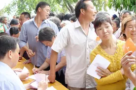 粮补大改了，农民朋友们看看你们现在还能领到多少补贴呢？视频封面