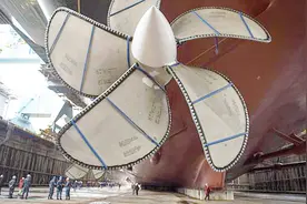 那些年中国进口的废旧航母，一共4艘，海军辽宁舰是其中一员