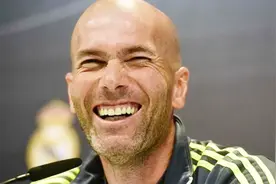 齐达内：看到C罗欧冠惊天倒钩，吓得我回顾了一下我的天外飞仙视频封面