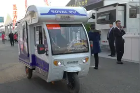 首款电动三轮房车，可以做饭睡觉看电视，满电跑200公里！视频封面