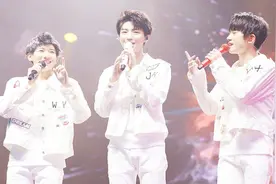 TFboys解散？王源王俊凯分别和范冰冰李冰冰签约，易烊千玺无着落视频封面