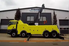 德国最牛清障车！曼恩卡车底盘，480马力大黄蜂造型设计视频封面