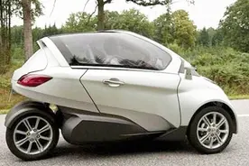 全新封闭式小三轮，售价8千元，带空调，还带倒车影像视频封面