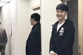 蒋劲夫日本留学生活曝光，每天去语言学校上课，整个人变胖了视频封面