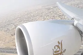 机场实拍：波音777飞机起飞时，发动机的声音真好听！