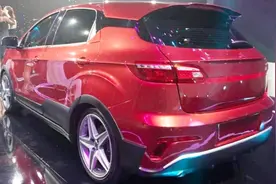 国产再造出大红人！7万块，不用加油续航400公里，车标国产一绝！