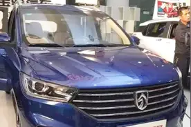 宝骏360开始发福利！1.5自吸发动机，就这价格，比亚迪真要没戏！视频封面