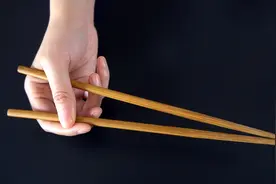 活了这么多年，才知道筷子这样拿才正确，看完赶紧纠正回来