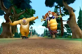 熊出没：熊大骑上吉吉国王的摩托车，太酷了！太酷了！