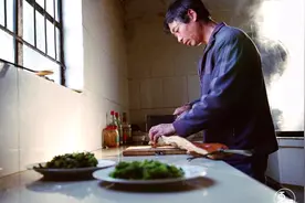 云南刺头菜被誉天下第一珍，长在大山深处，有经验的农民才能找到视频封面