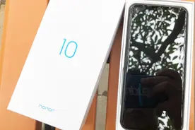 荣耀10耗电情况测试：视频播放1小时耗电15%,App兼容性有待提高