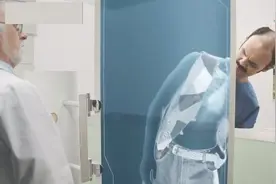 吃了这款士力架，让你从内到外都与众不同！看了不得不笑……视频封面