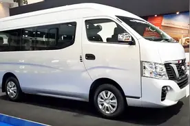 这辆面包车的发动机号称十年不坏，全新日产NV350登场，空间很不错视频封面