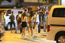 在福建泉州，很多越南姑娘来中国打工，看看她们都干什么工作视频封面