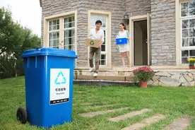 将危险废物倒在垃圾桶边 新昌一对夫妻被处拘留图片