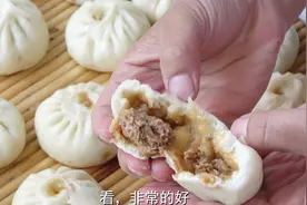 想吃小笼包不用买了，告诉你调馅的配方，这样做出的包子，太香了