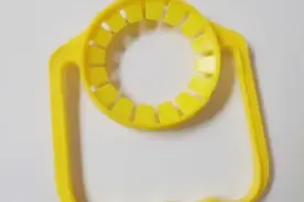 油桶上的塑料提手拆下来，解决了很多家庭烦恼的问题，扔掉可惜了视频封面