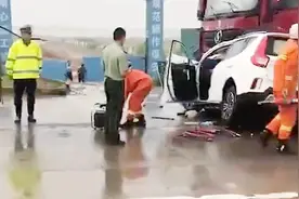 江西湖口：轿车与大货车相撞致5人死亡 涉事司机已被警方控制视频封面