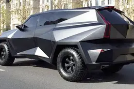 国产“坦克级”SUV售价2400万！防弹、防雷达，车内豪华宾馆！