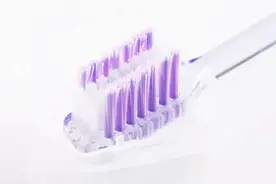 隐形矫正是如何改变虎牙不整齐的，3D动画解析全过程！