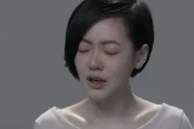 耳朵失聪，鼻青脸肿，8次进医院，他成第一个被女人家暴的相声员图片