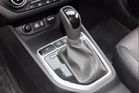 手自一体的汽车，能不能一直用手动模式？老司机说了实话，别搞错视频封面