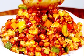 小彪美食：宫爆鸡丁这样做、酸甜适口又下饭、做法简单一看会！视频封面