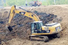 现在买一台挖掘机，需要多少钱？说出来都不敢相信视频封面