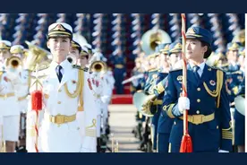 三军仪仗队女队员首次执行任务：仪仗女兵身高173 心理素质好视频封面