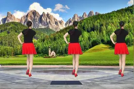 32步水兵舞《红山果》好听好看附分解 华美舞动广场舞