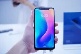 小米8为啥刘海那么长，原来要装太多黑科技！视频封面