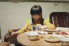郑国霖得知妻子带女儿去了康复中心震怒，与妻子争执失手伤人！