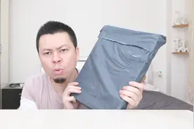 拆箱收到一个未知的神秘纸箱，里面的物品可以画出各种神奇的图案