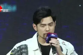 周杰伦的两大爱好！球场经常碰到萧敬腾 打篮球比开演唱会还紧张视频封面