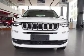 实拍车：比汉兰达还霸气的7座SUV，中国特供配9AT，卖28万很值！视频封面