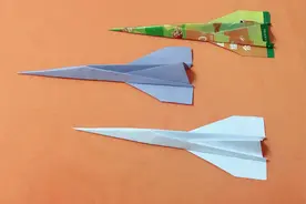 非常简单的纸飞机折纸，3分钟学会折纸飞机中的战斗机！视频封面
