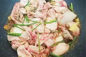 常吃鱼泡到底对身体有什么好处？别再把它当垃圾扔掉了视频封面