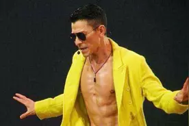 刘德华1993年的这首《开心的马骝》，曲风古怪朗朗上口！视频封面