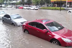 没买涉水险，暴雨天车被淹保险会不会理赔？弄明白了不吃亏