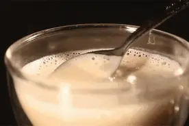 越香浓的牛奶越好？乳品专家：淡淡的才是好牛奶图片