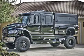 皮卡“霸王龙”！8.3L发动机扭矩1250，电磁同步四驱，猛禽弱鸡！视频封面