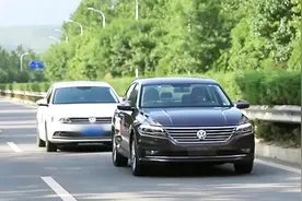 百公里真实油耗测试，全新朗逸pk新款速腾，朗逸省一个油但水分大视频封面